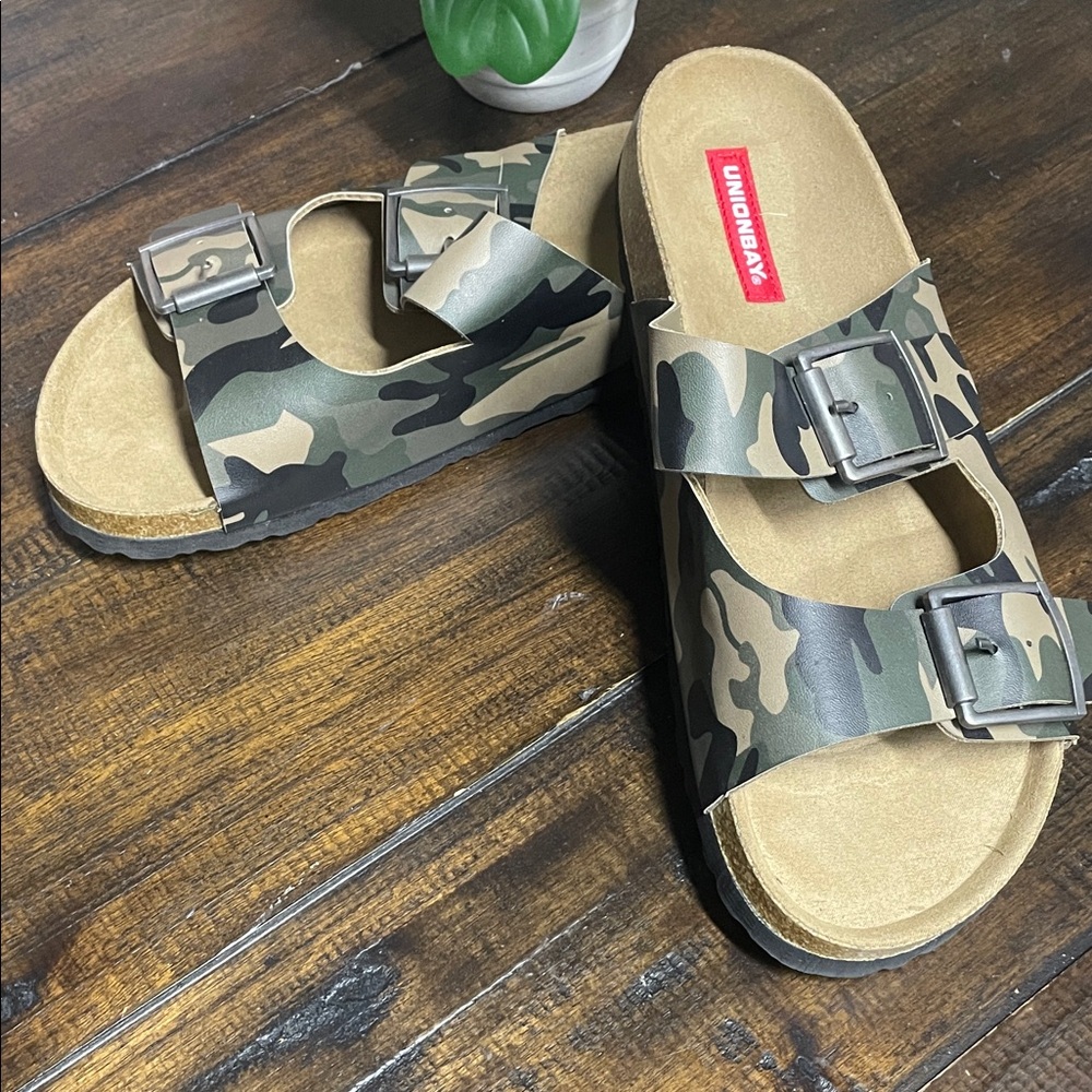 UNIONBAY Melissa Camouflage Sandals with Buckle Straps NWOB